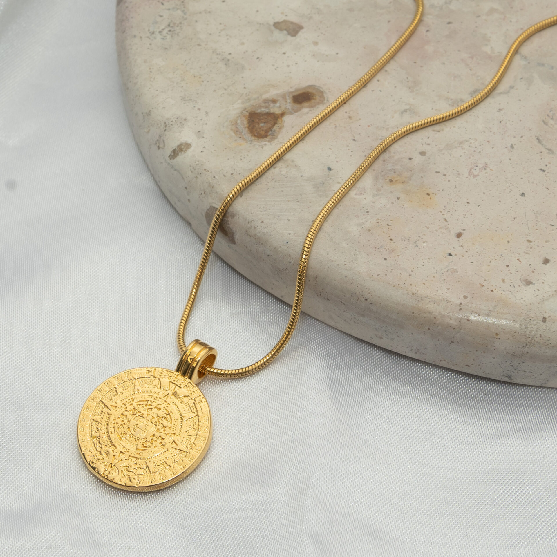 Inca Gold Κολιέ με ανάγλυφο στοιχείο
