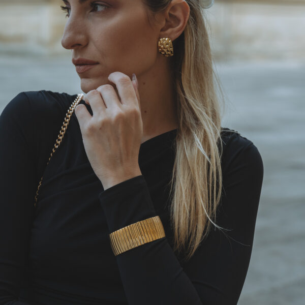 Mesh Gold Σκουλαρίκια με Ανάγλυφο Σχέδιο