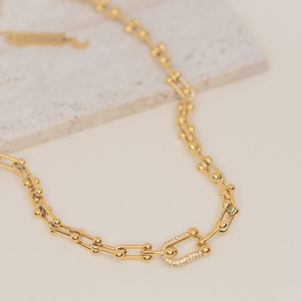 Melia Gold Κολιέ με Ατσάλινη Αλυσίδα και Ζιργκόν