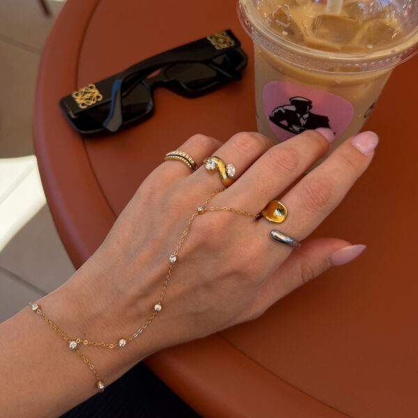 Jasmine Gold Hand Chain με Ζιργκόν